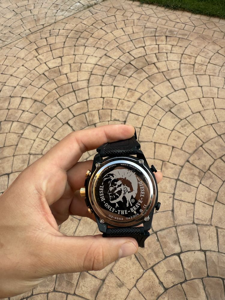 Diesel Mega Chief модел DZ‑4552 (“Mega Chief analog‑digital black”).