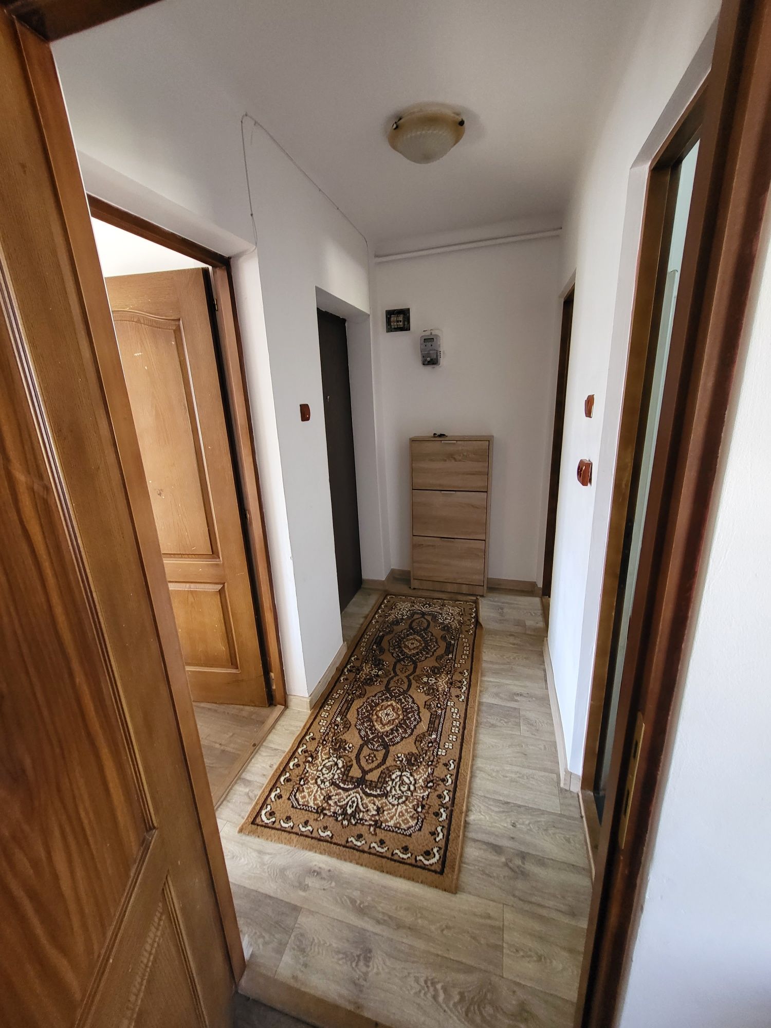 Privat Vând apartament cu 2 camere renovat