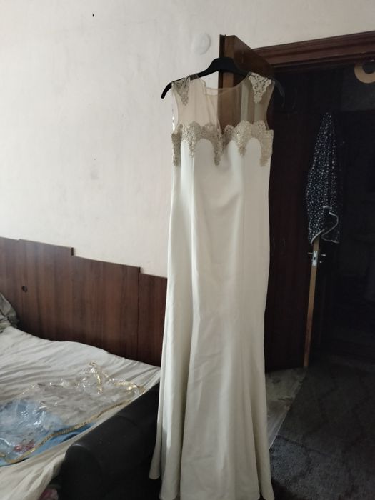 Продам платья на Кыз узату размер S 42-44 в отличном состояний