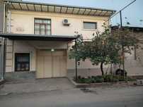 Uy sotiladi 4 sotix Adres:O’zbekiston Mahalla