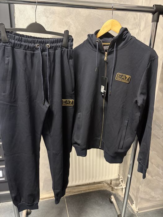 Trening Armani S , M , L , XL , XXL