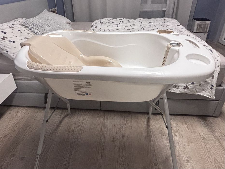 Вана със стойка и вграден термометър - Chipolino