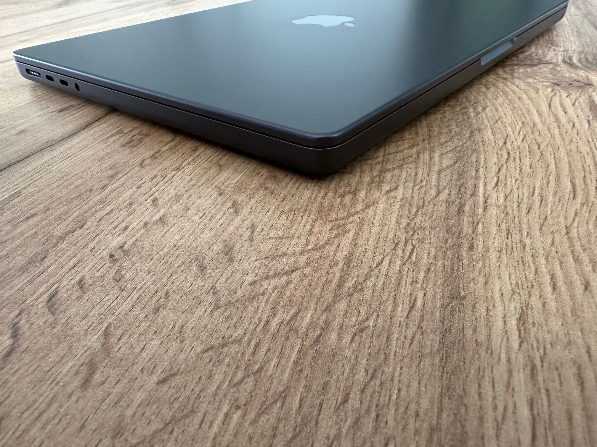 MacBook Pro 14" M4 PRO Chip 14-CPU/20-GPU/48RAM/512GB SSD