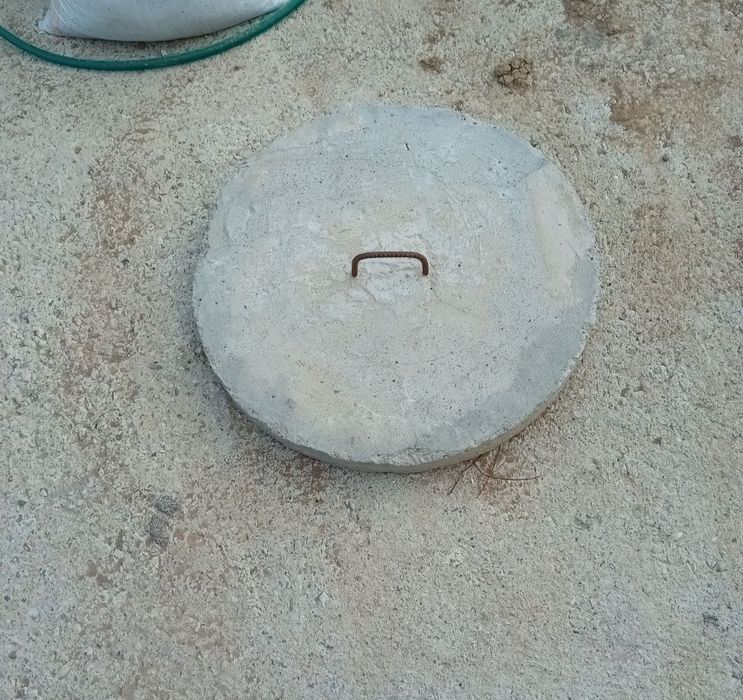 capac beton fantana fosa canalizare diametru 60cm nou