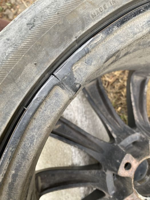 Vând set complet jante + cauciucuri pe 19” – design sport, negru mat