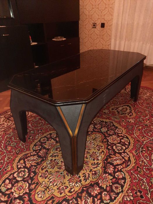 Холна маса в отлично състояние