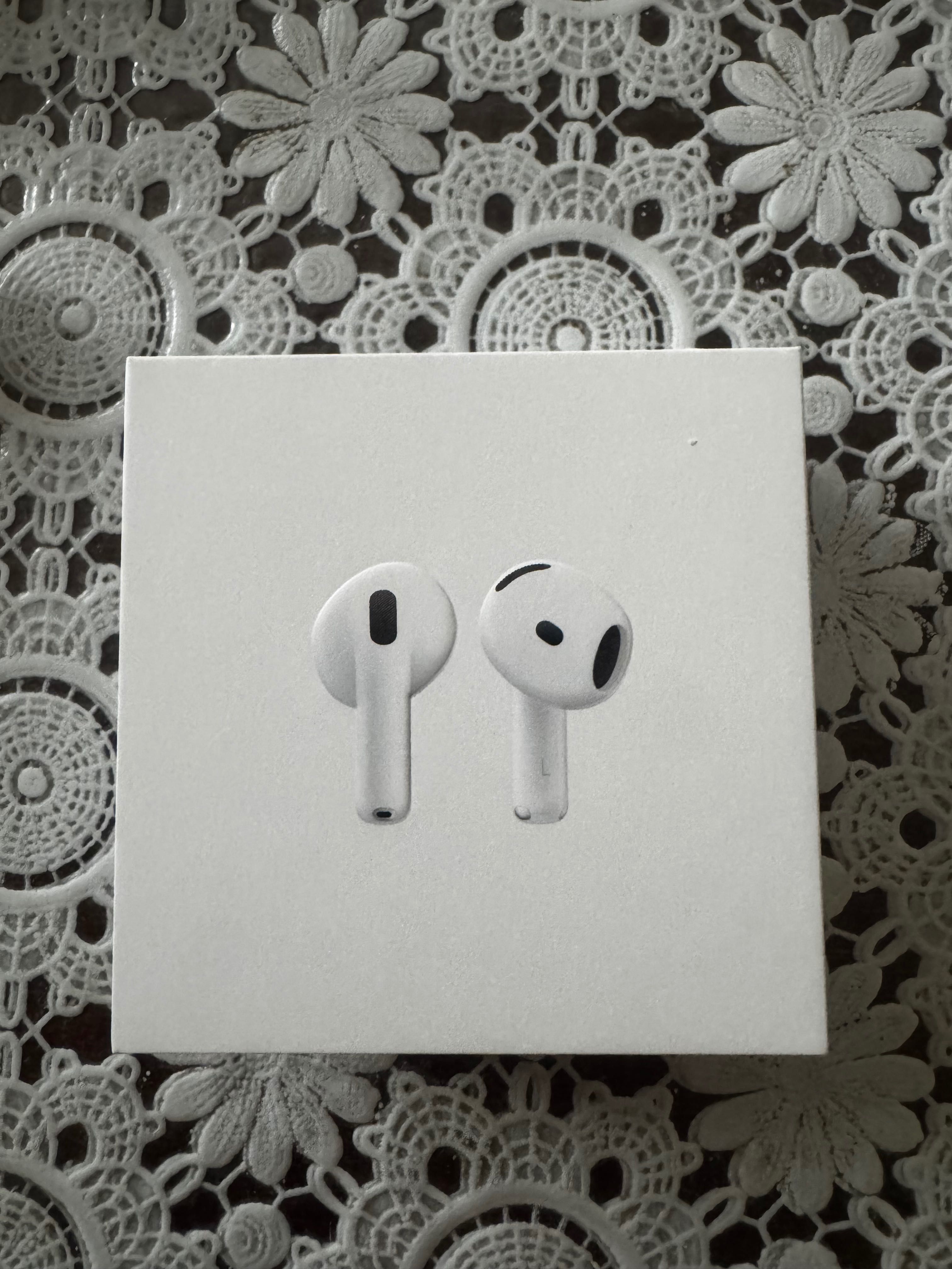 Apple AirPods 4th Gen