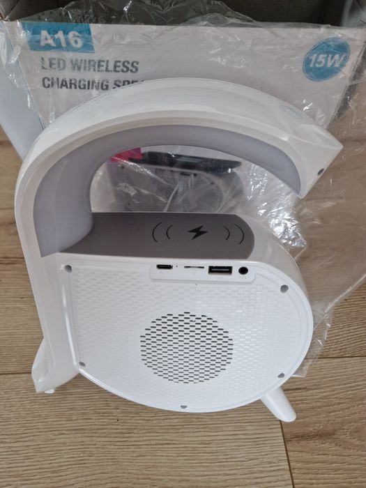 A16 boxa bluetooth cu incarcare wireless, lampa
