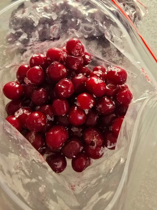 Продам свежемороженую вишню