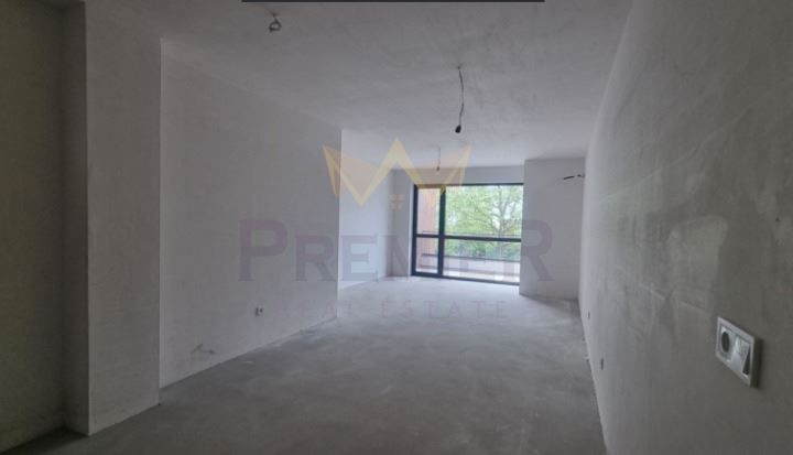 Продава се Четиристаен апартамент в Варна, Бриз - 144 кв.м за 2500 €/кв.м - Снимка #2