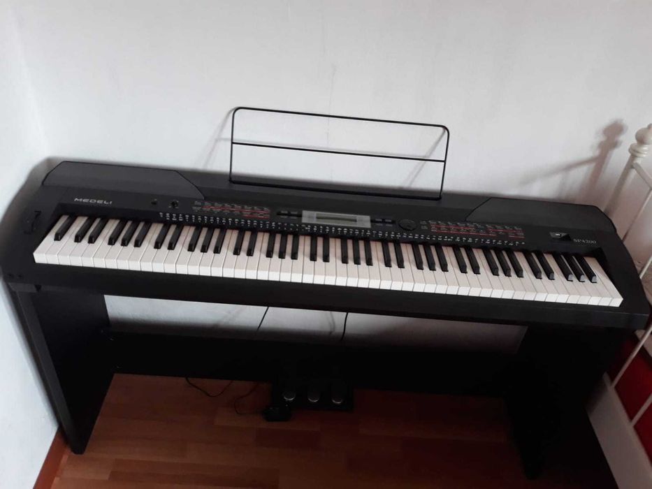 SP4200/BK Medeli Performer Series Pian Digital + suport