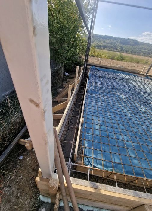 Vand garaje auto pe structura metalica