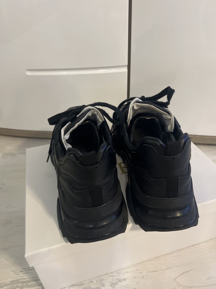 Мъжки спортни обувки Guess