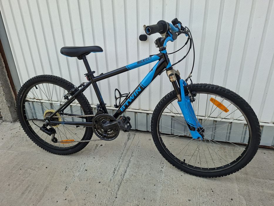 Bicicleta Btwin 24" pentru copii 8-12 ani.
