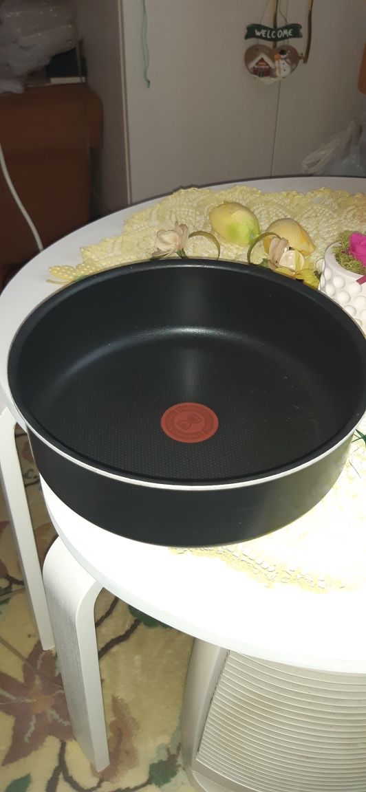 Съдове за готвене на Tefal без дръжка и тиган с дръжка