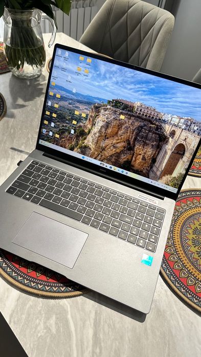 Продам Honor MagicBook X16. Мощный, тонкий и легкий.