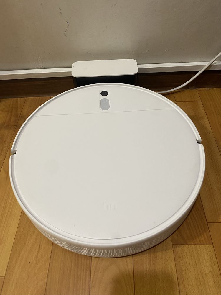 Продам робот пылесос xiaomi