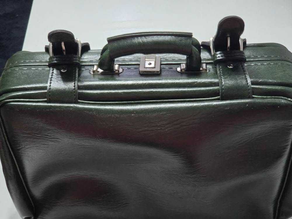 Geanta vintage verde din piele