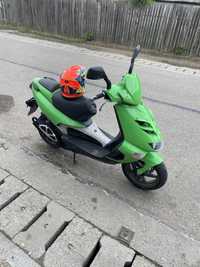 Vand /schimb Scuter aprilia sr