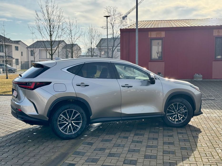 Lexus Seria NX Lexus Seria NX 450h+plug-in -AWD CVT PHEV Executive -TVA deductibil