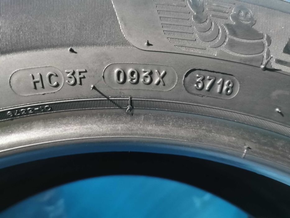 215 55 17 michelin m+s 4 buc