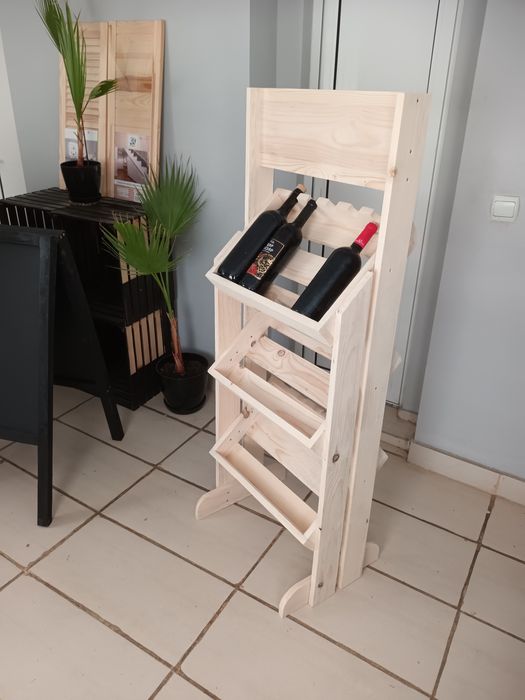 Каскаден стелаж  с дъска за брандиране