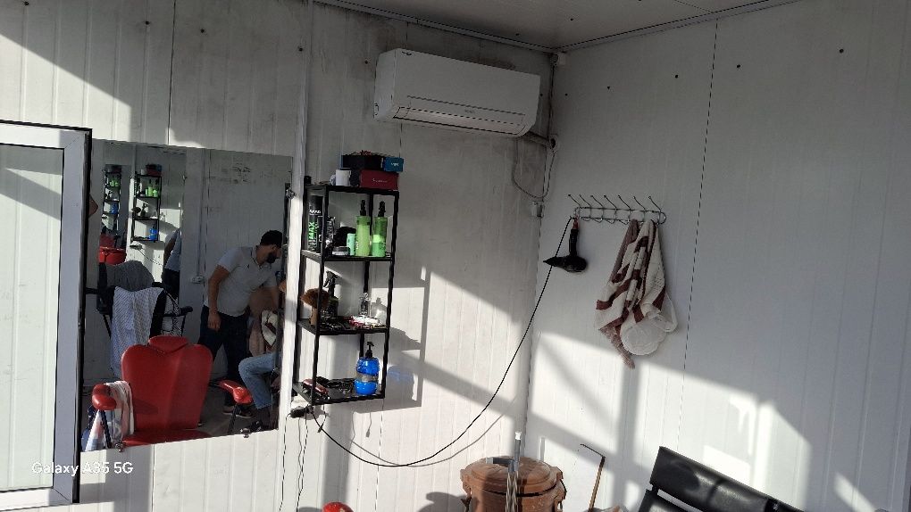 Butka sotiladi razmeri 3x4 senvich paneldan yasalgan.