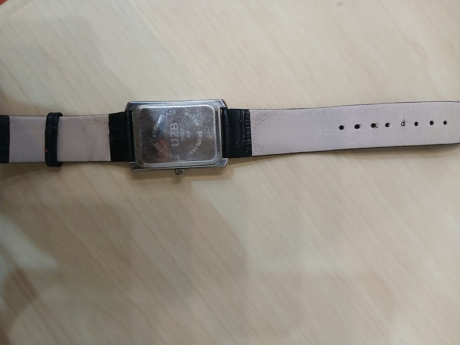 Часы продаются рабочие