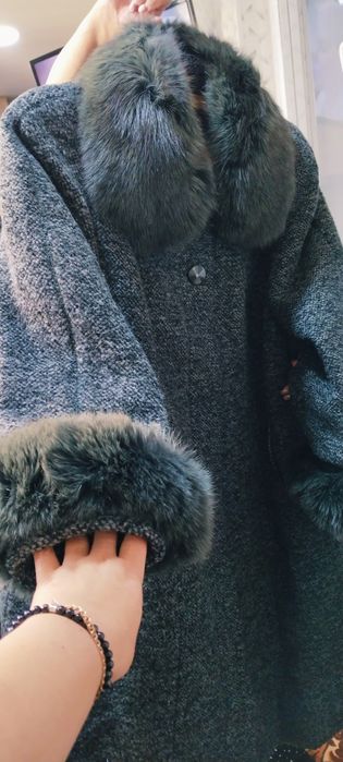 Пальто б/у размер 54 -56 в хорошем состоянии.