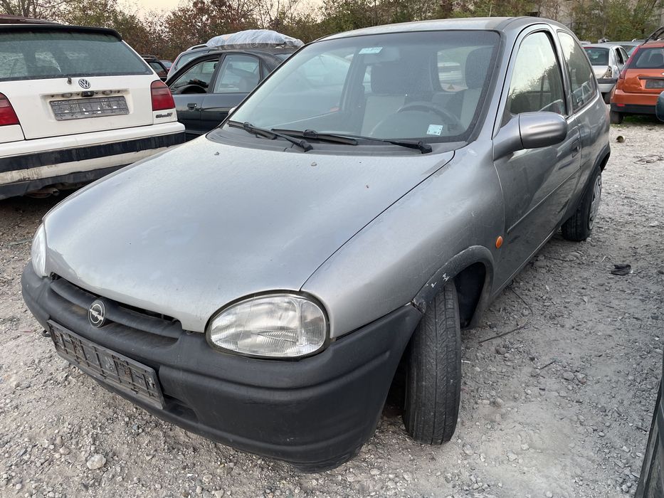 Opel Corsa 1.4Si 82кс 1994 На Части