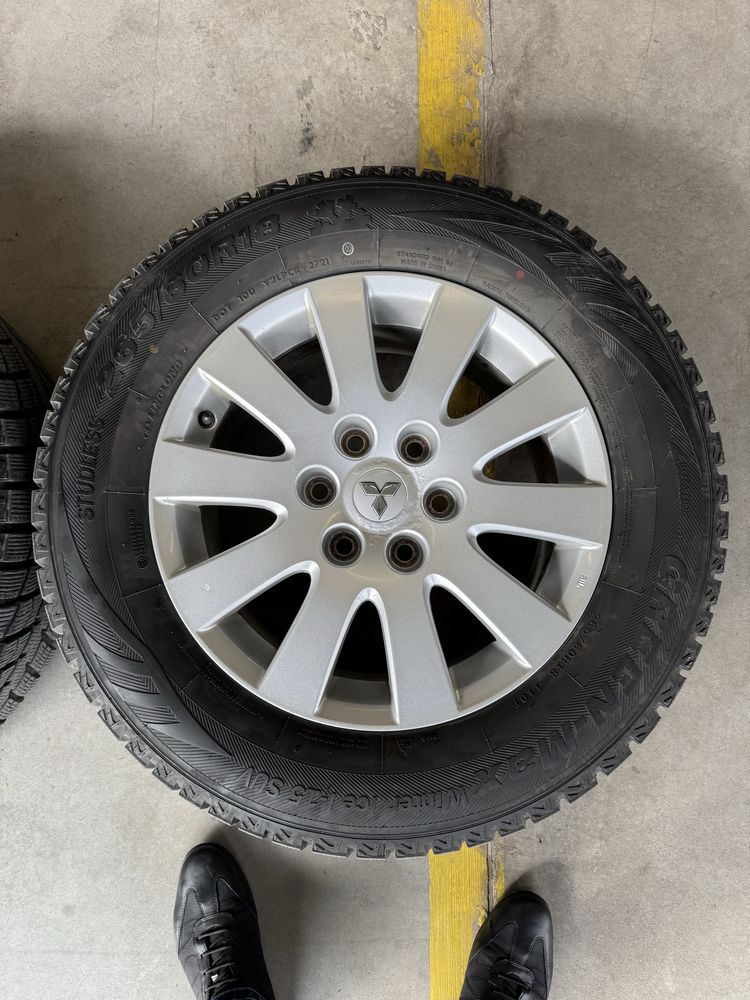 Джанти 18 със зимни гуми 265/60r18 за mitsubishi pajero