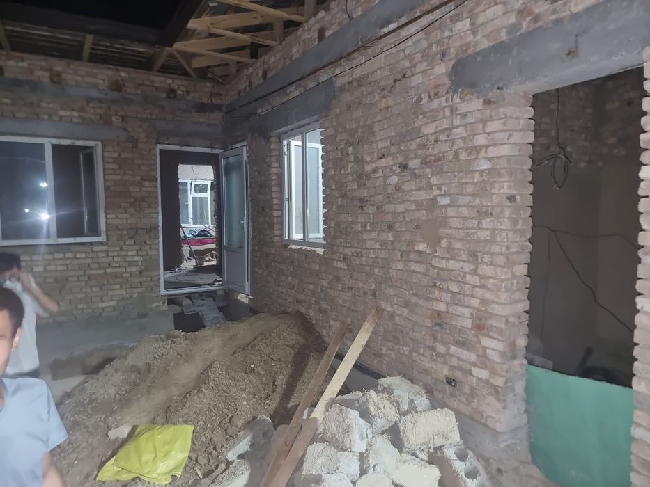 Назарбек мевазор жондор кўчада уй  сотилади