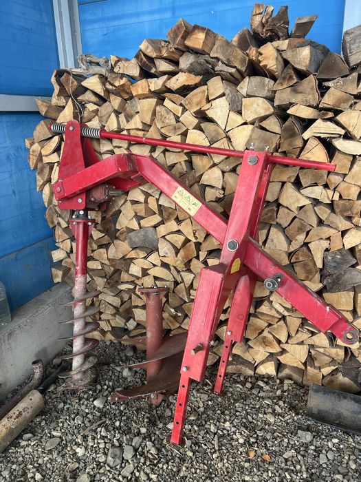 Burgiu WIRAX pamant actionat la tractor
