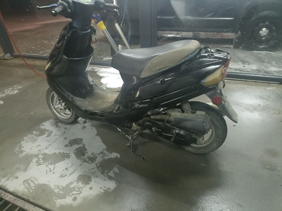 Vând scuter 50cc se da și la schimb
