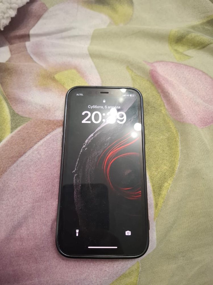 iPhone 12 128gb.