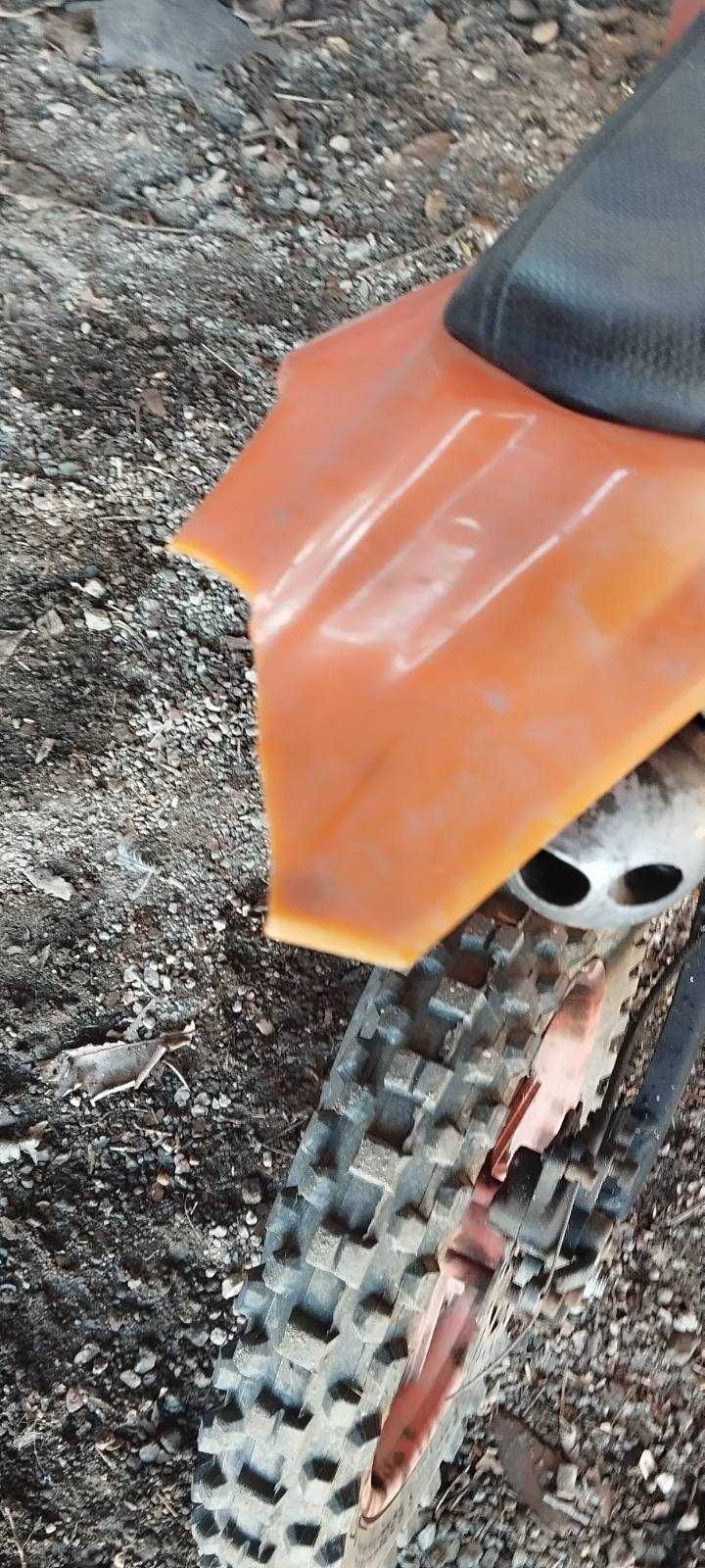 Продавам Cross motor