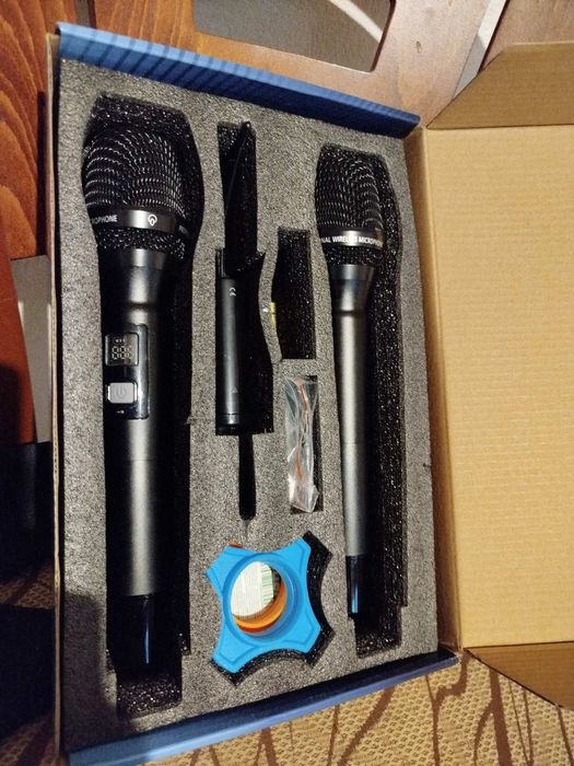 Колона Sony MHC-V13 със два микрофона комплект