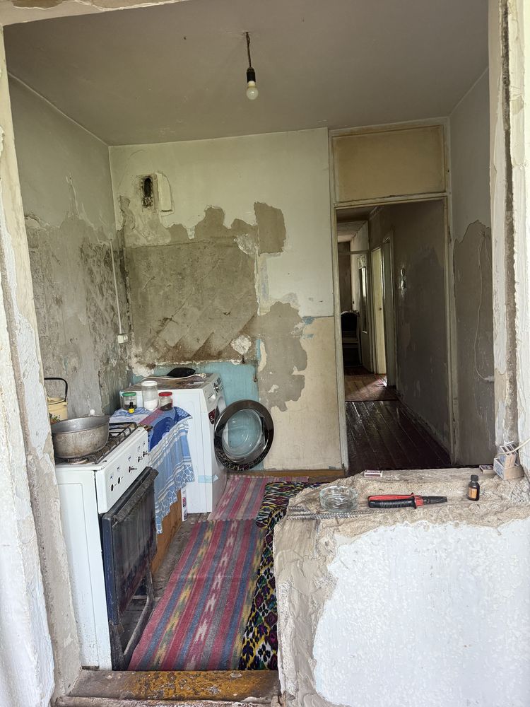 СРОЧНАЯ ПРОДАЖА, 3 комнатная кравтира, Город Чирчик, 1-й микрарайон