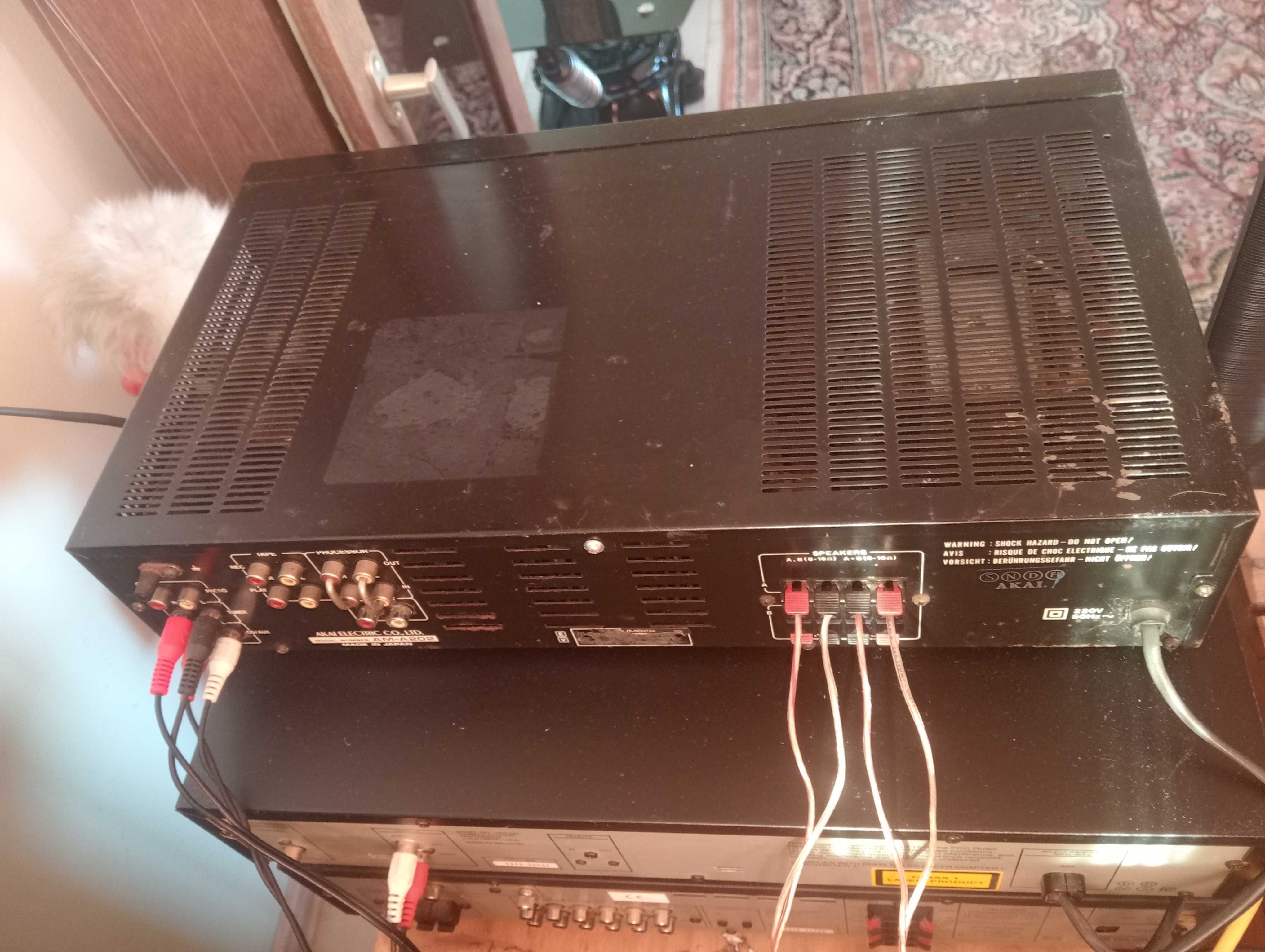 Amplificator Akai