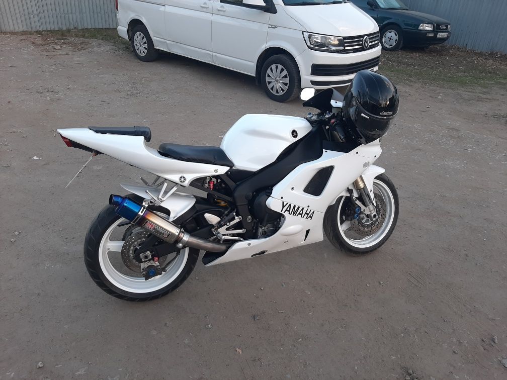 YAMAHA R1-2001 года