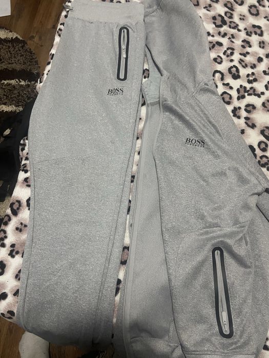 Trening hugo boss marimea xxl