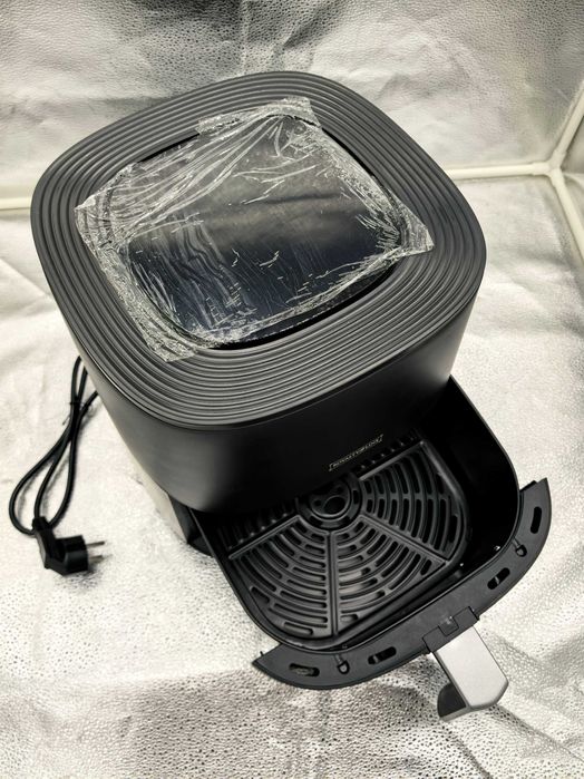 Fritiera aer cald Royalty Line 6,5 L digital 369 lei