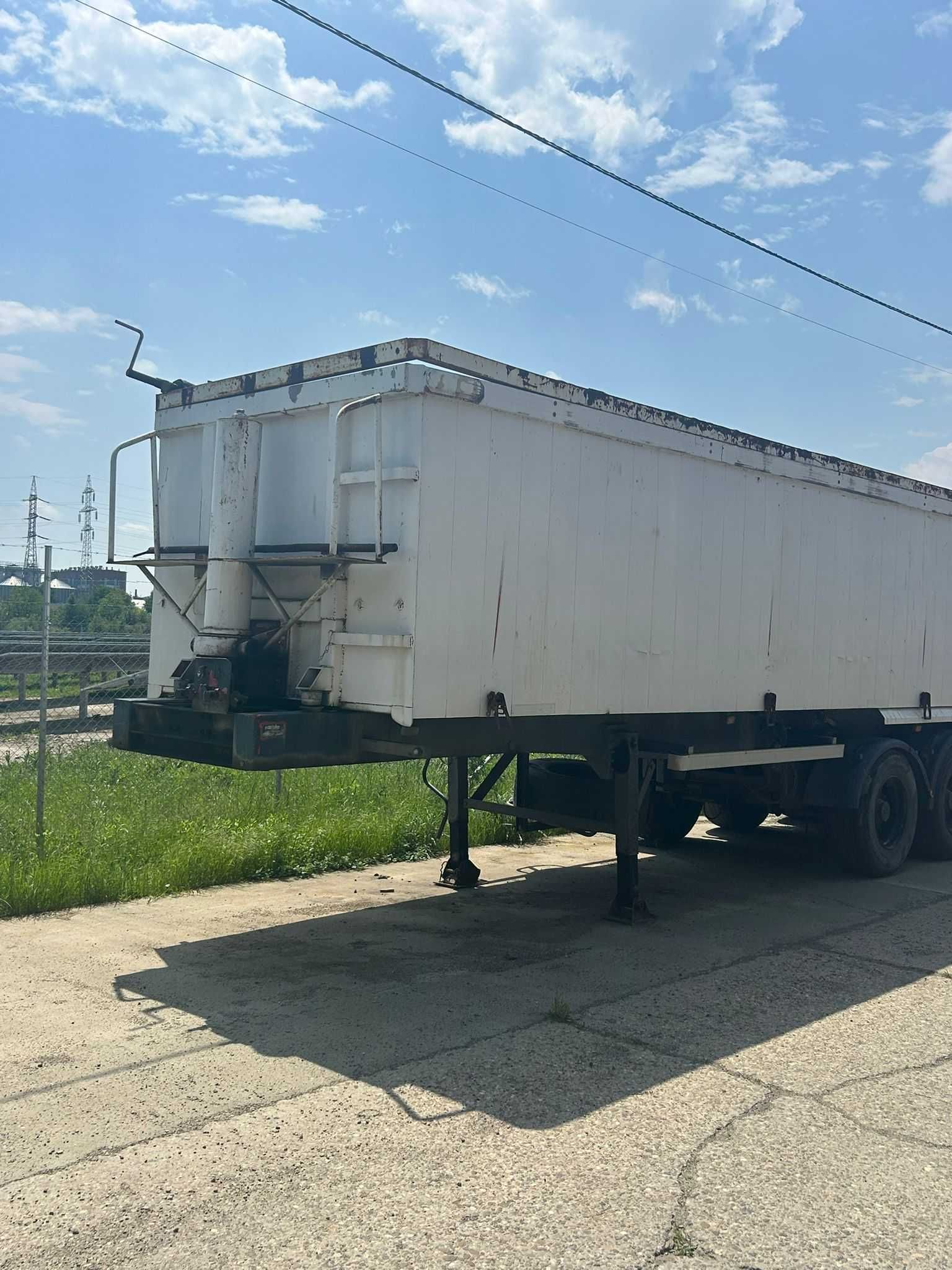 Basculă aluminiu pentru cereale, 45 mc, suspensie pneumatică, an 1995