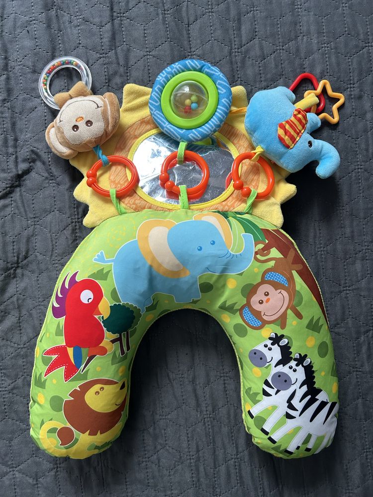 Бебешка възглавница за игра по корем Fisher Price