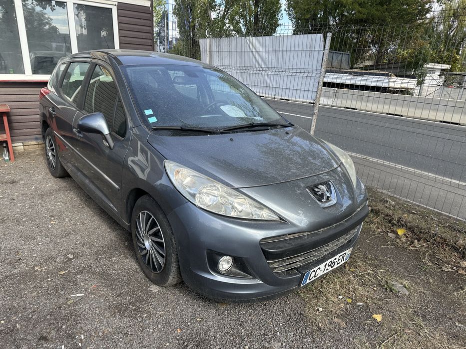 Peugeot 207 , 2012 ,1.4 benzina