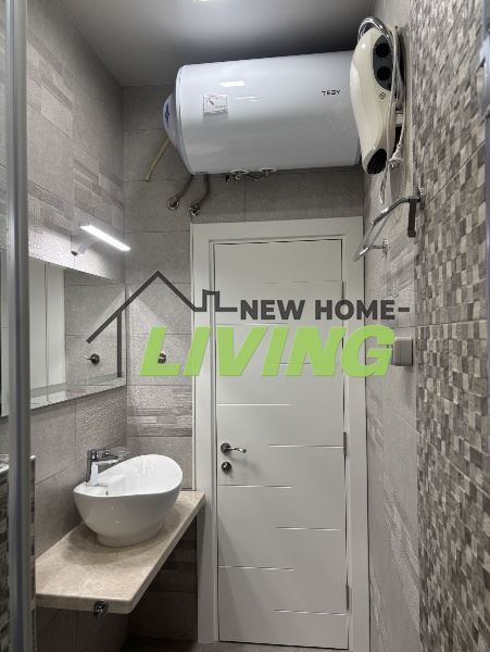 Продава се Двустаен апартамент в Пловдив, Христо Смирненски - 90 кв.м за 2159 €/кв.м - Снимка #6