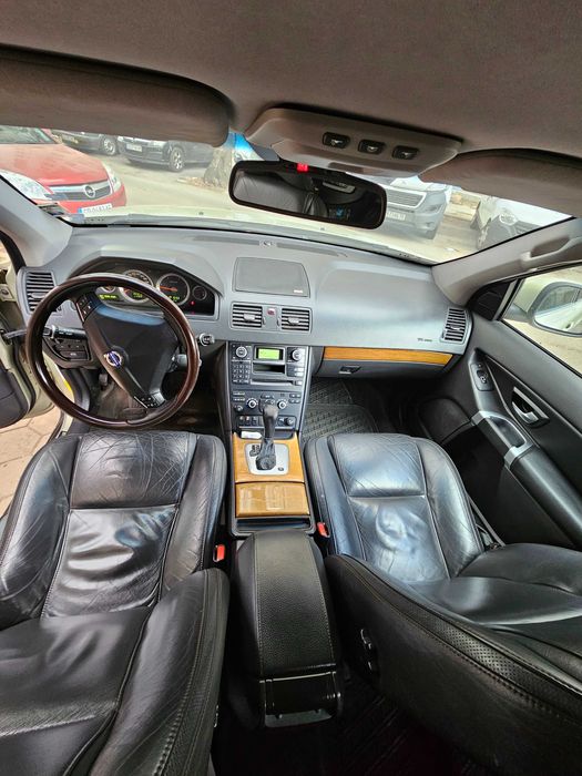VOLVO XC90 D5 4х4 AWD печка 6+1, пълна серв. история