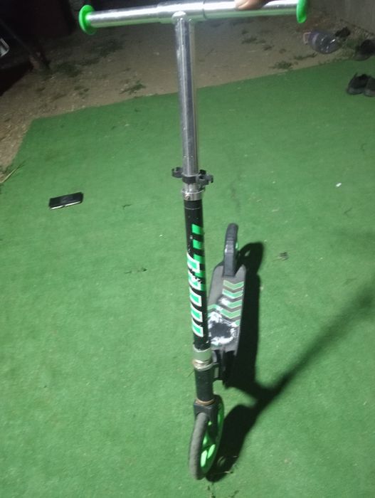 Vând Trotineta noua