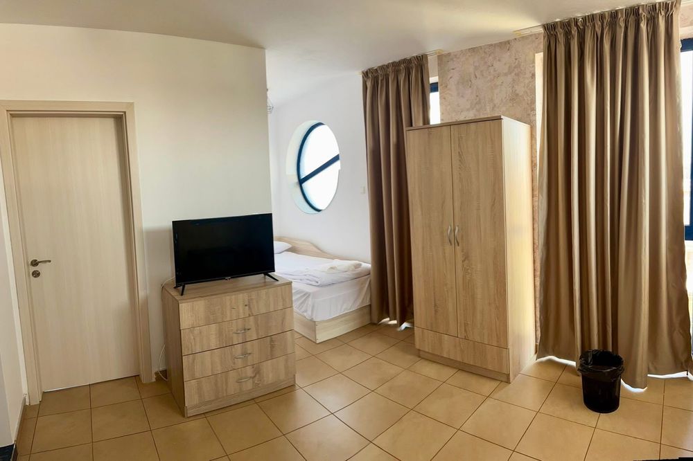 Хотел, гр. Черноморец