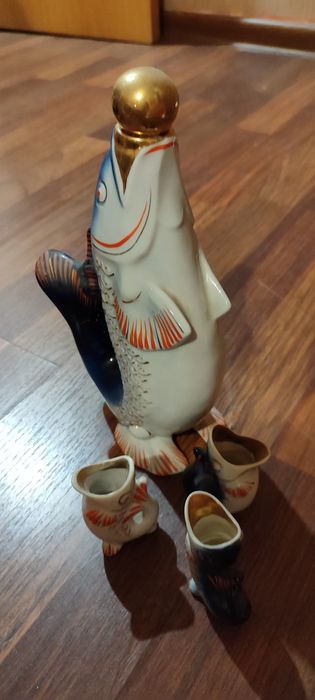 Продам графины, посуду